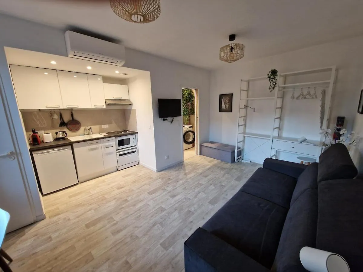Apartment Renovated Studio 25M2 Old Town Antibes