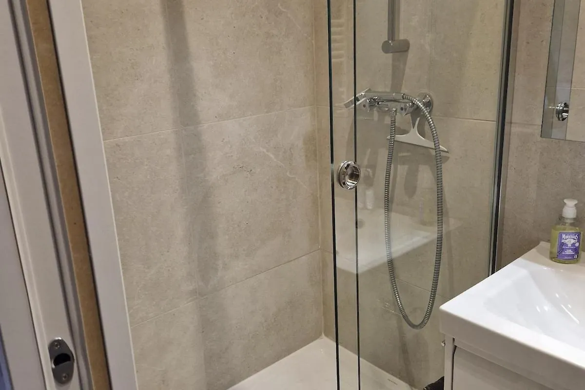 Renovated Studio 25M2 Old Town Antibes France