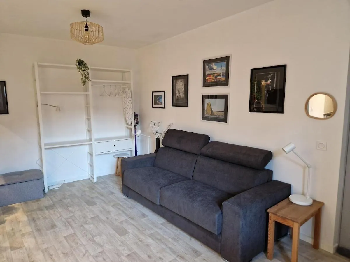 Renovated Studio 25M2 Old Town Antibes 0*,  France