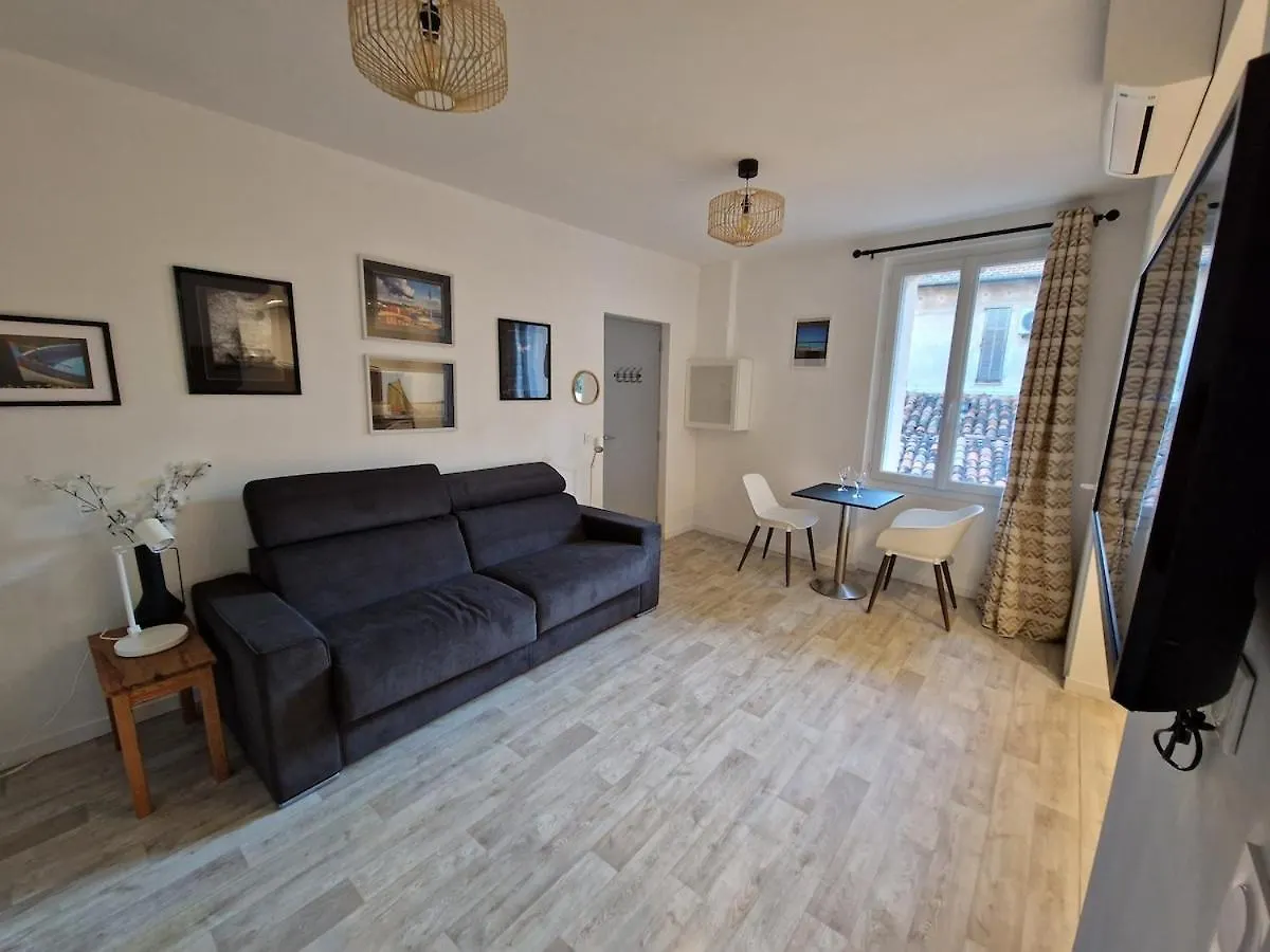 Renovated Studio 25M2 Old Town Antibes